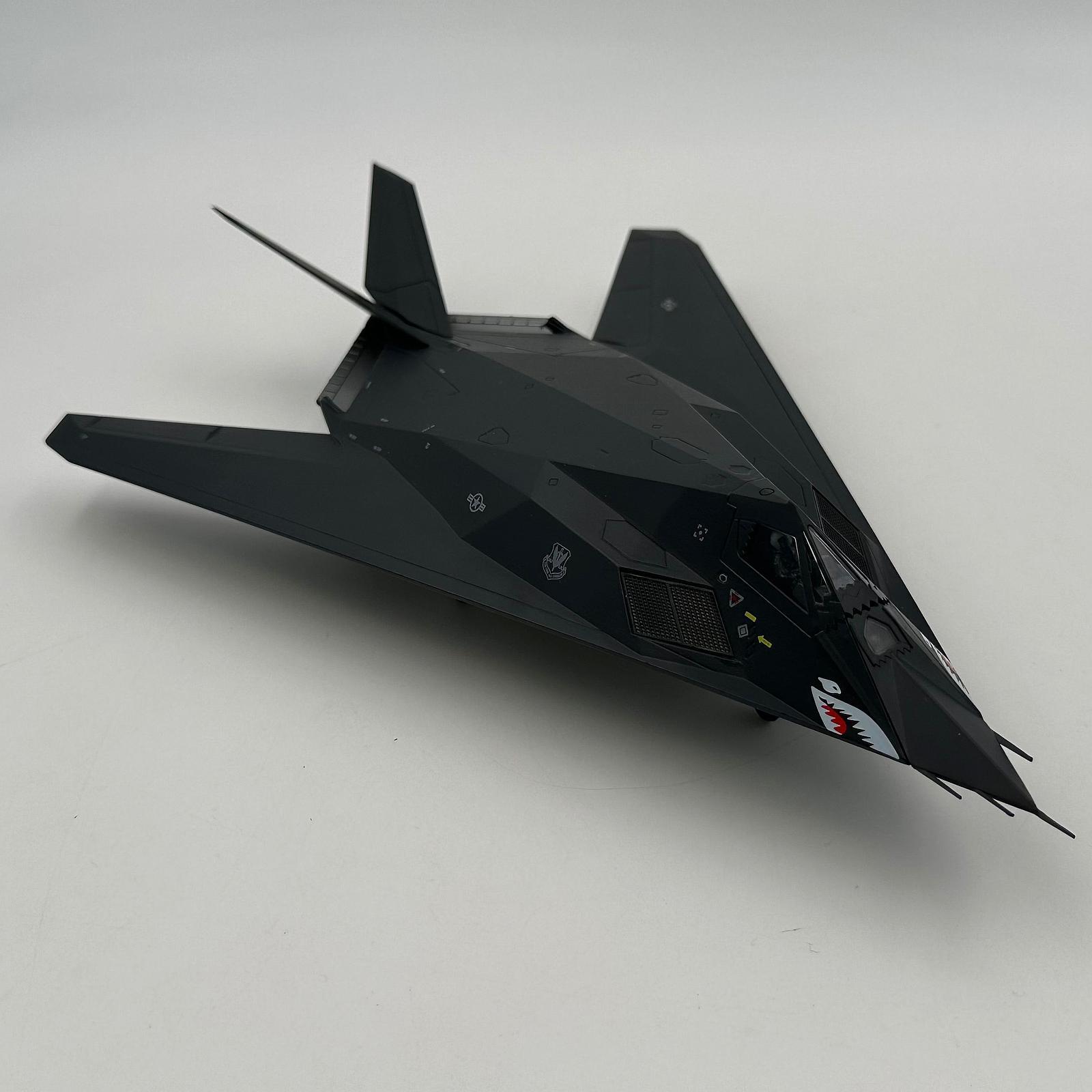 1:72 Nighthawk Fighter Tableto - Home Office Bookshelves avaliação e preço