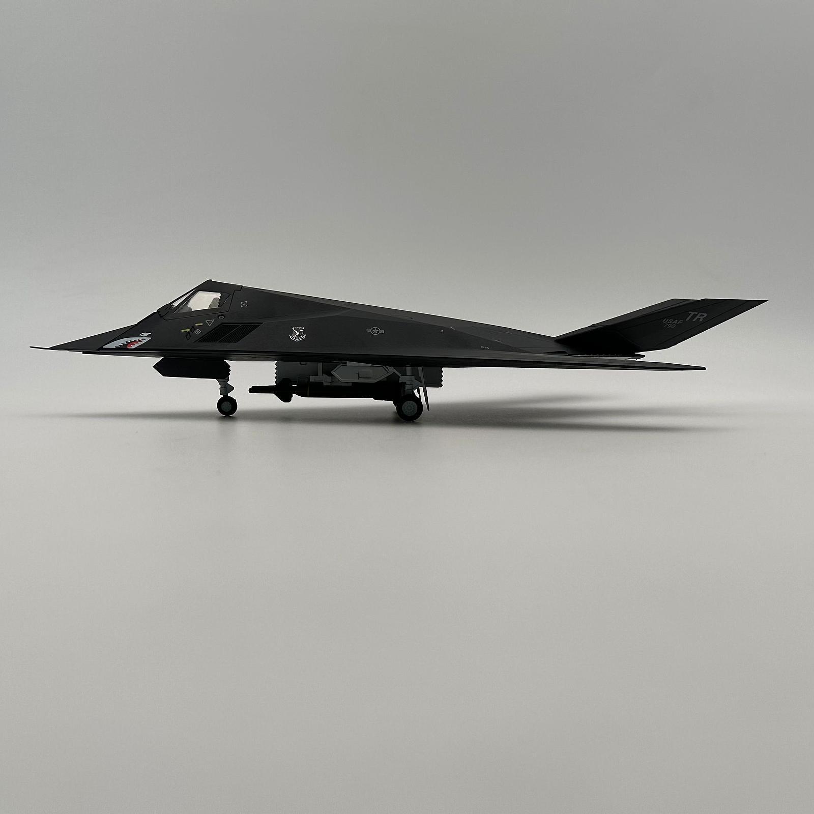 1:72 Nighthawk Fighter Tableto - Home Office Bookshelves avaliação e preço